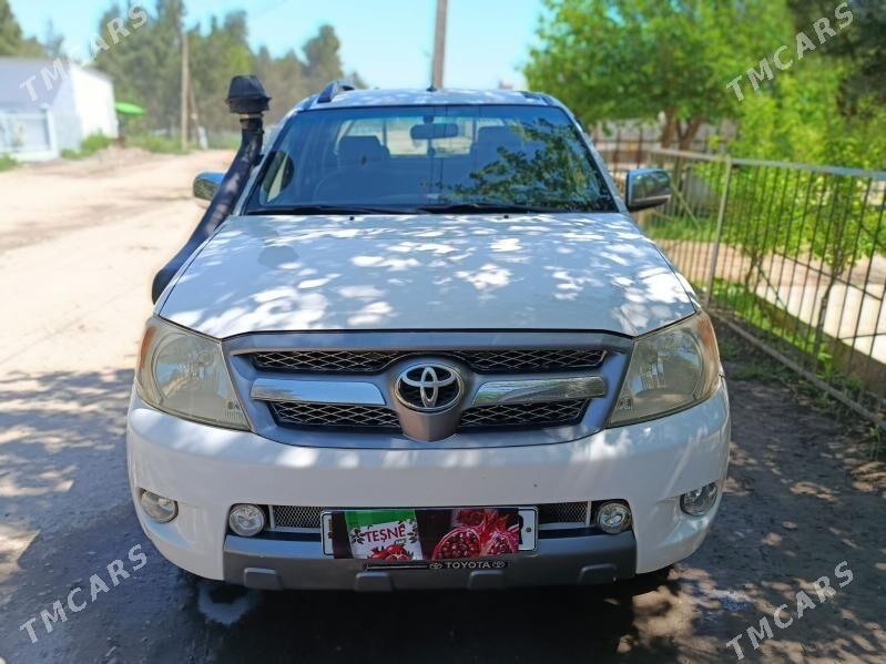 Toyota Hilux 2006 - 270 000 TMT - Тагтабазар - img 1