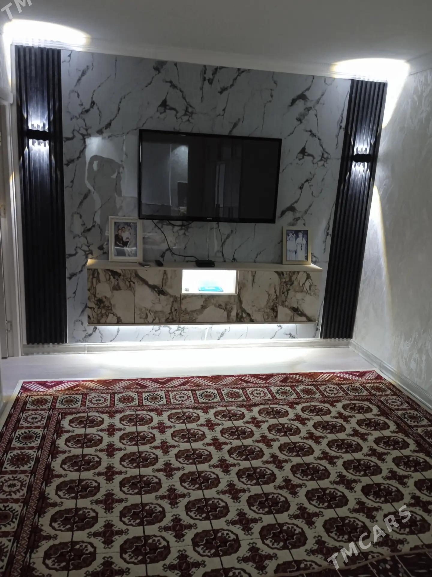 11 мкр 4/2 этаж 2 ком - 11 мкр - img 1