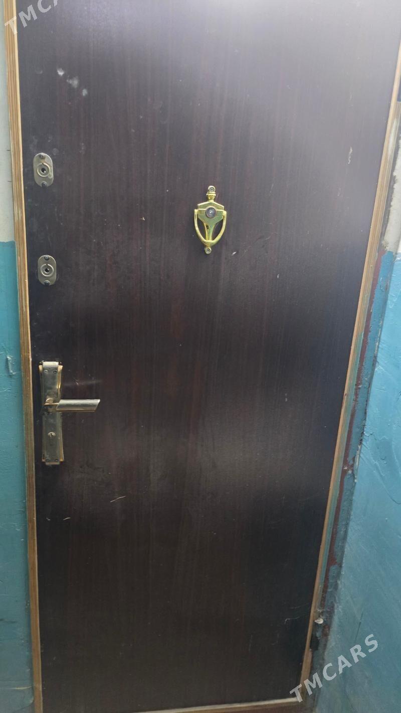 Demir gapy, diwan, podstawka - Aşgabat - img 1