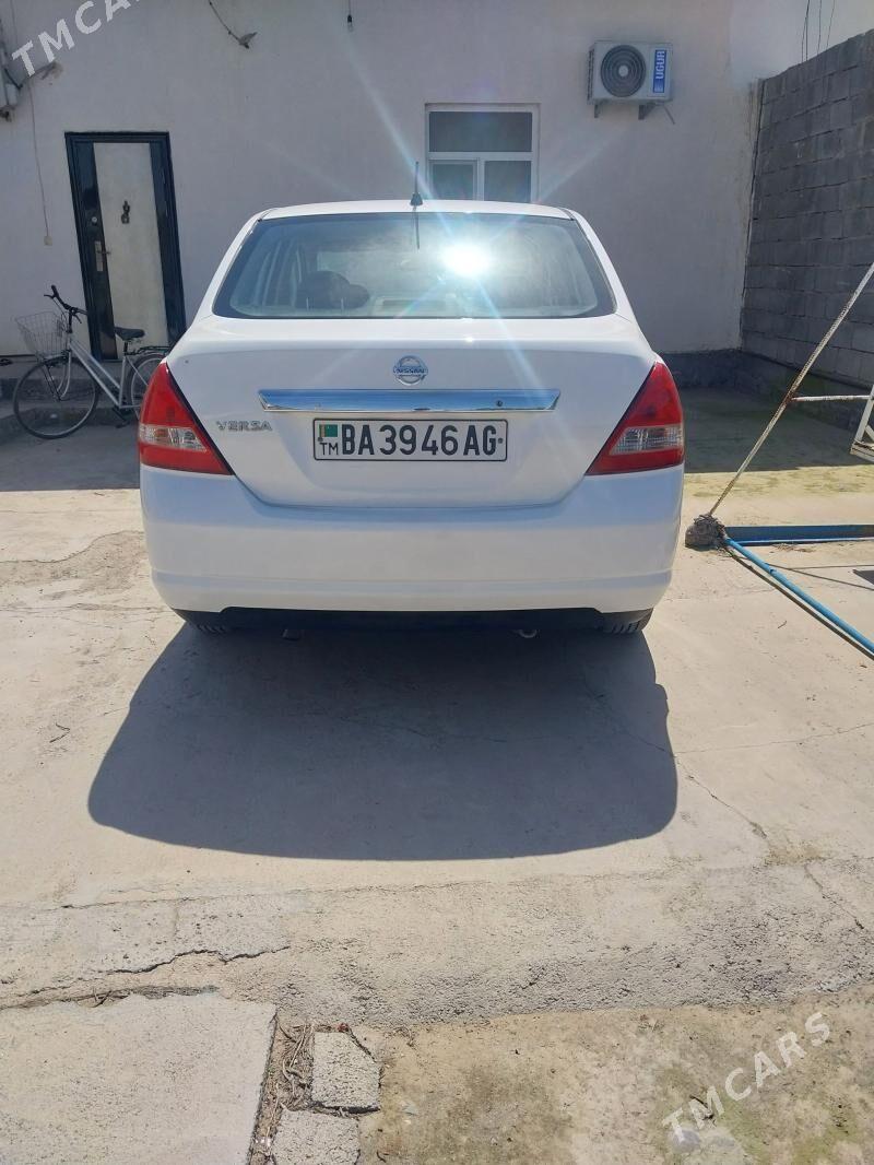 Nissan Versa 2010 - 143 000 TMT - Bedew - img 1