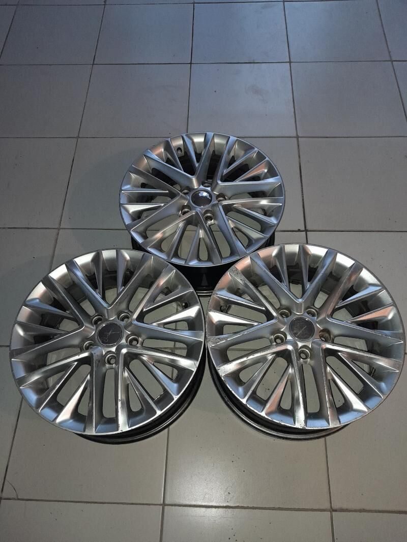 Lexus ES 17 lik disga. 3 400 TMT - Серахс - img 1