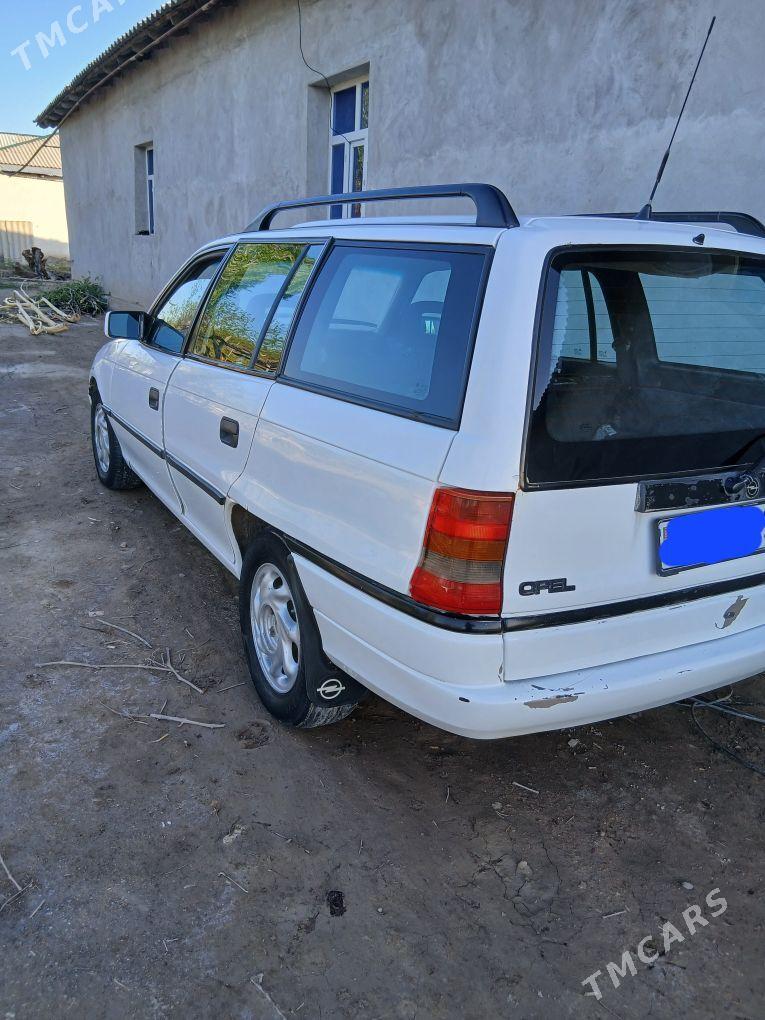 Opel Astra 1996 - 40 000 TMT - Болдумсаз - img 1