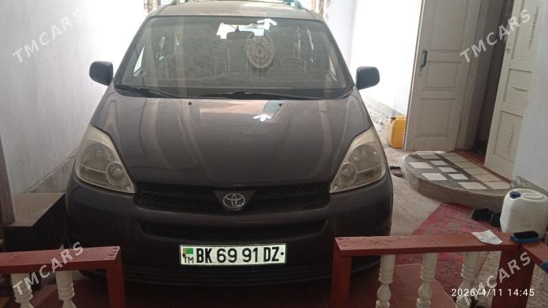 Toyota Sienna 2005 - 260 000 TMT - Gurbansoltan Eje - img 1
