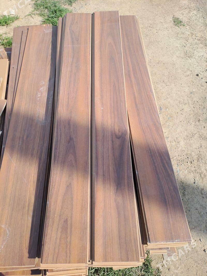 Laminat 12.lik 20 kw bar - Gurtly - img 1