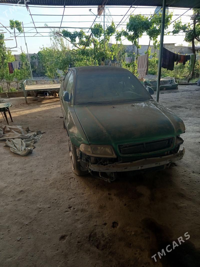 Audi A4 1999 - 25 000 TMT - Çärjew - img 1