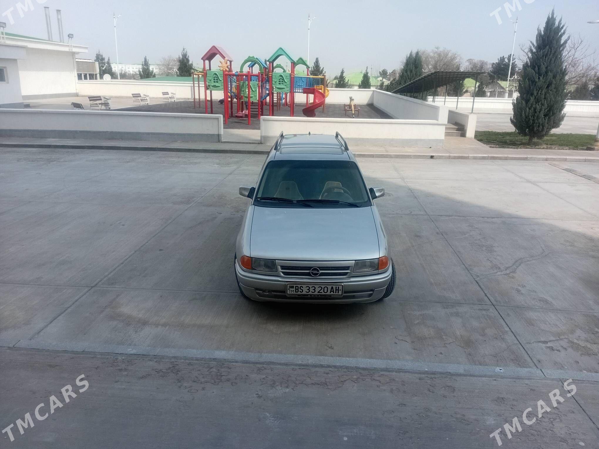 Opel Astra 1993 - 60 000 TMT - Бахарден - img 1