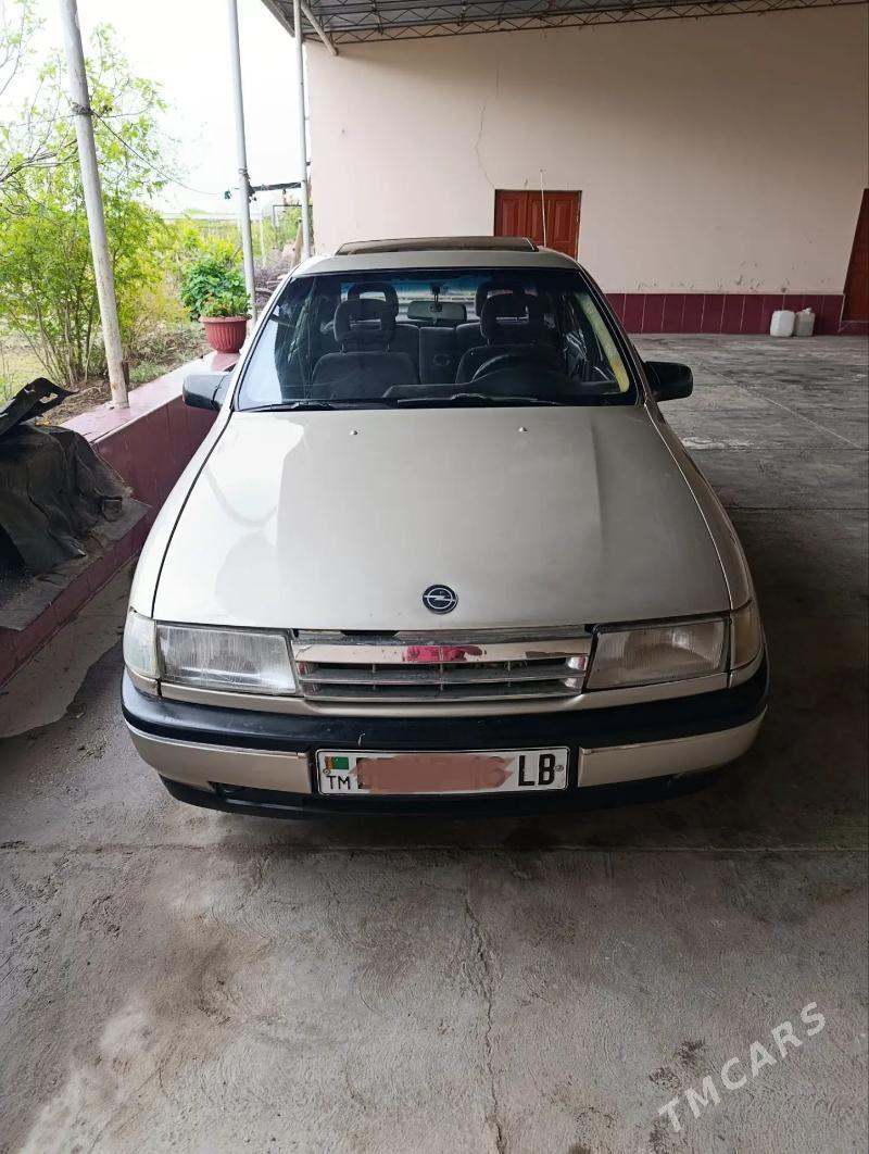 Opel Vectra 1990 - 28 000 TMT - Sakar - img 1