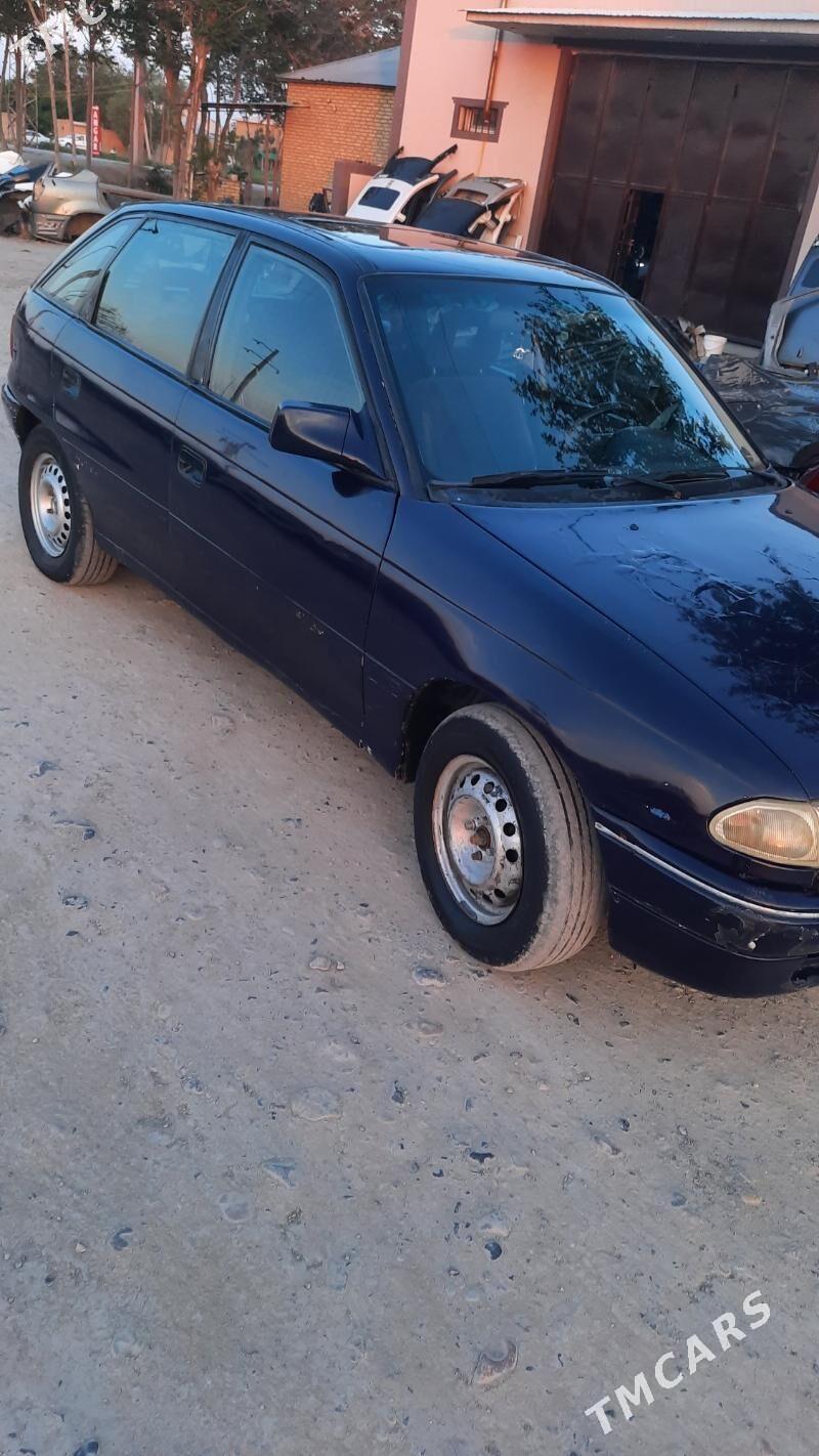 Opel Astra 1992 - 30 000 TMT - Мары - img 1