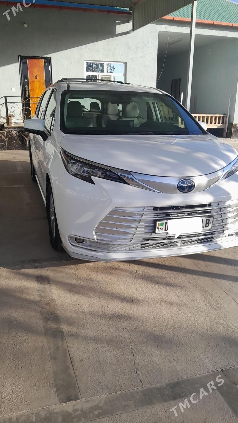 Toyota Sienna 2022 - 455 000 TMT - Койтендаг - img 1