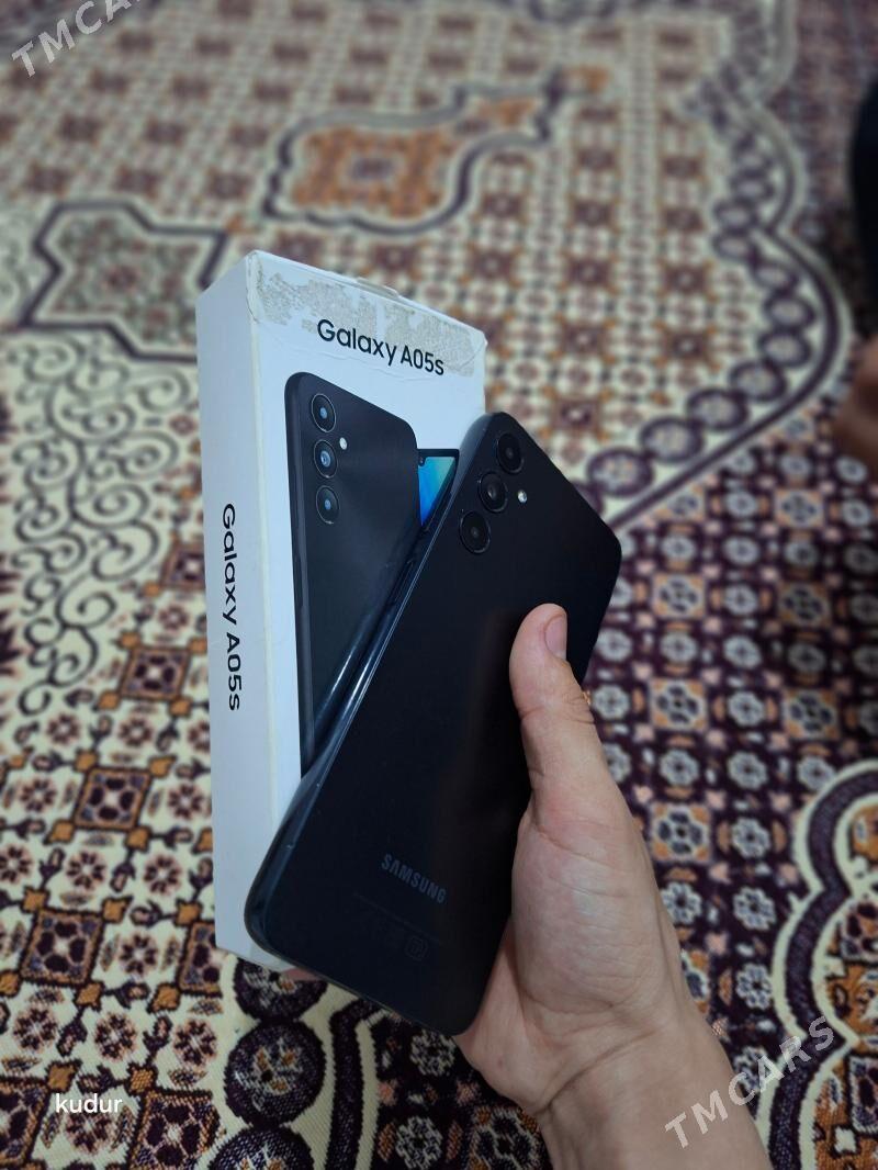 a 05 s Samsung - Büzmeýin - img 1