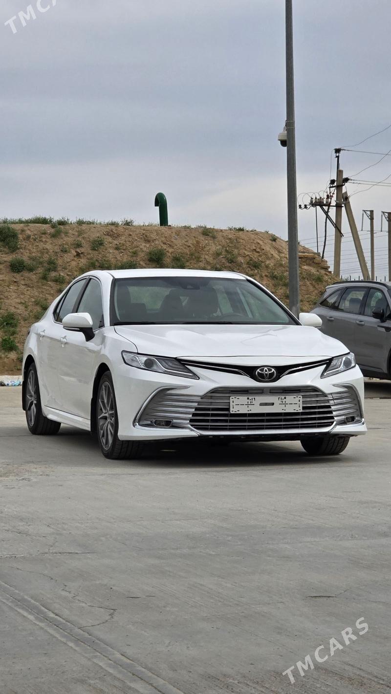 Toyota Camry 2022 - 360 000 TMT - Байрамали - img 1