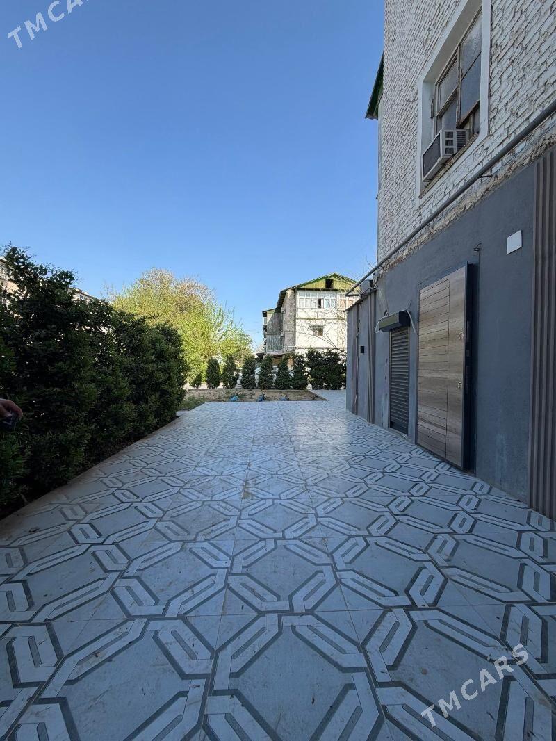 2 mkr 1 etaj 1/2 komnat - Ашхабад - img 1