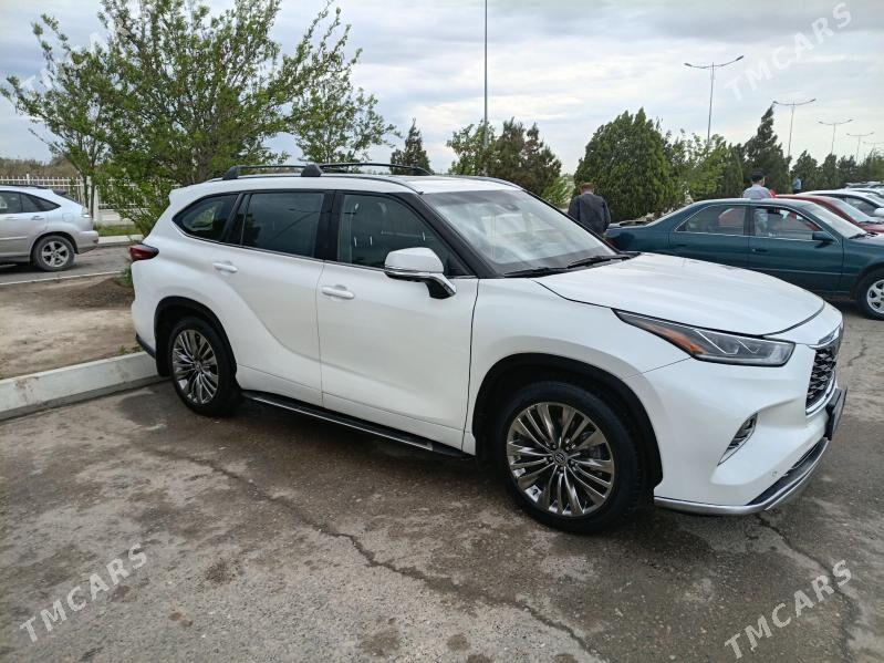 Toyota Highlander 2021 - 680 000 TMT - Çärjew - img 1
