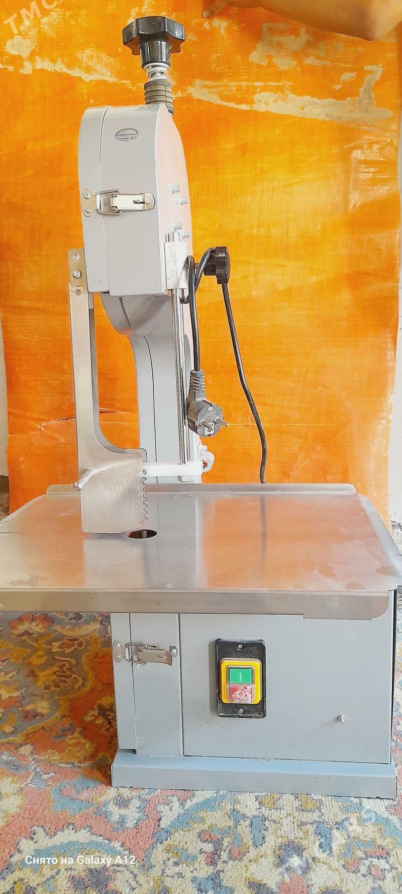 Etsüñk önümlerini kesmek - Mary - img 1