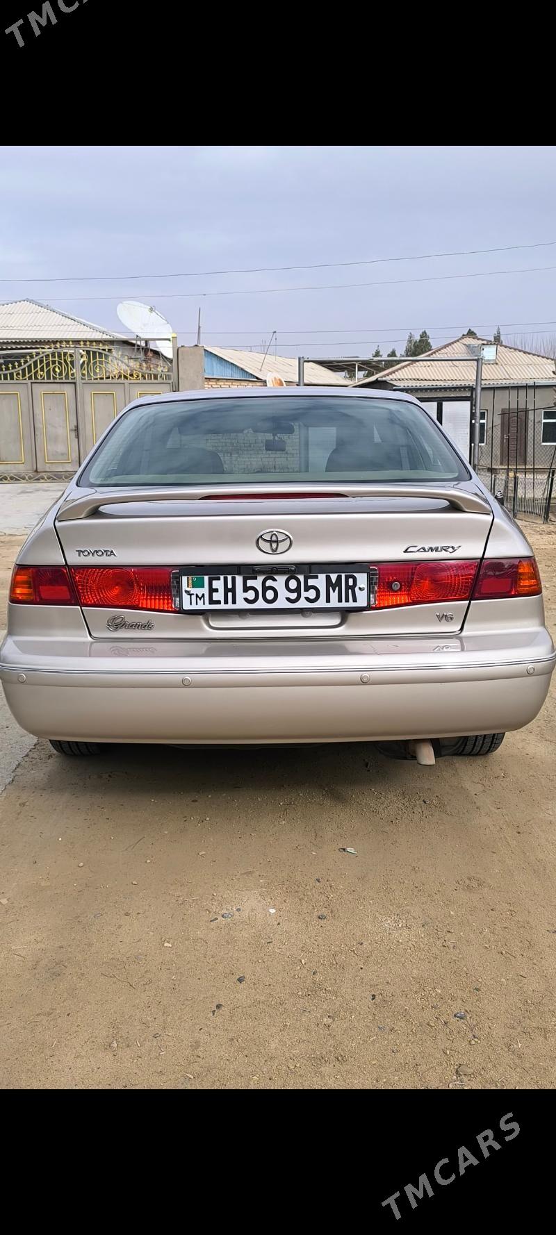 Toyota Camry 2000 - 210 000 TMT - Байрамали - img 1
