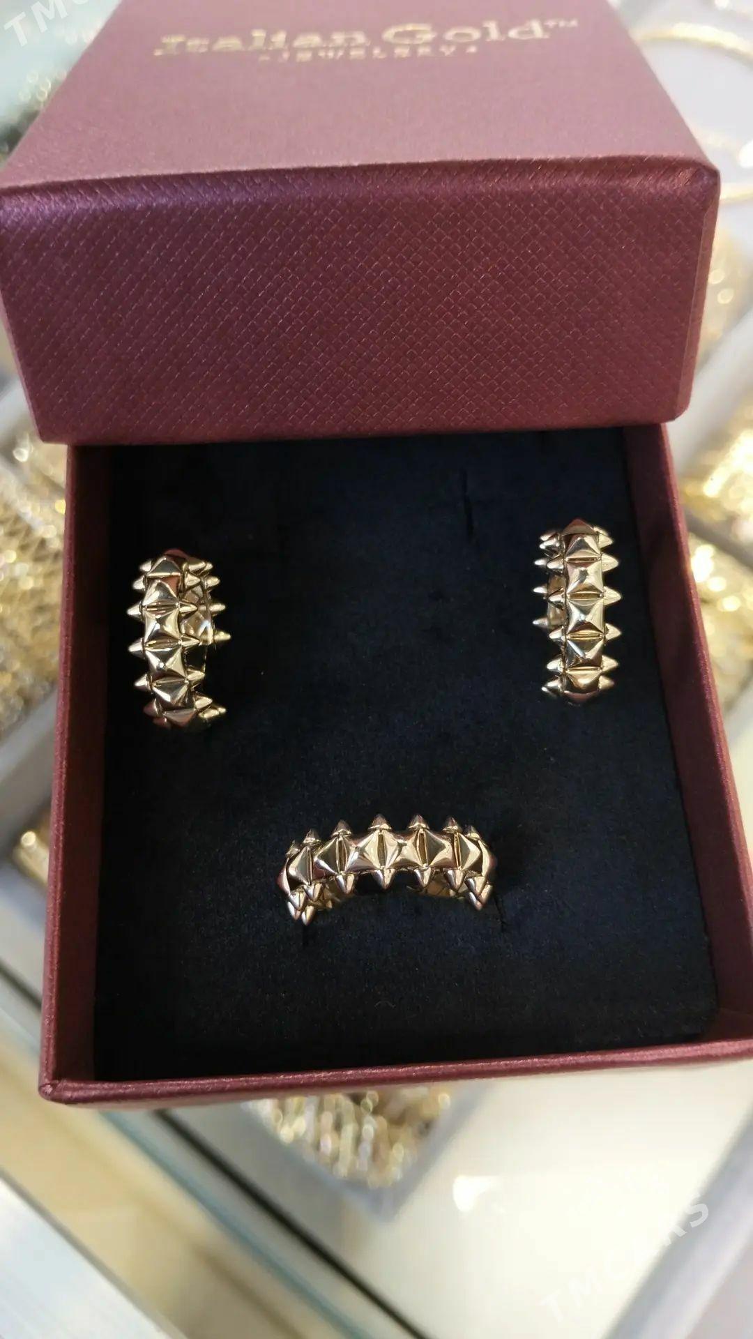 Gyzyl komplekt gulakhalka yüzü - Ашхабад - img 1