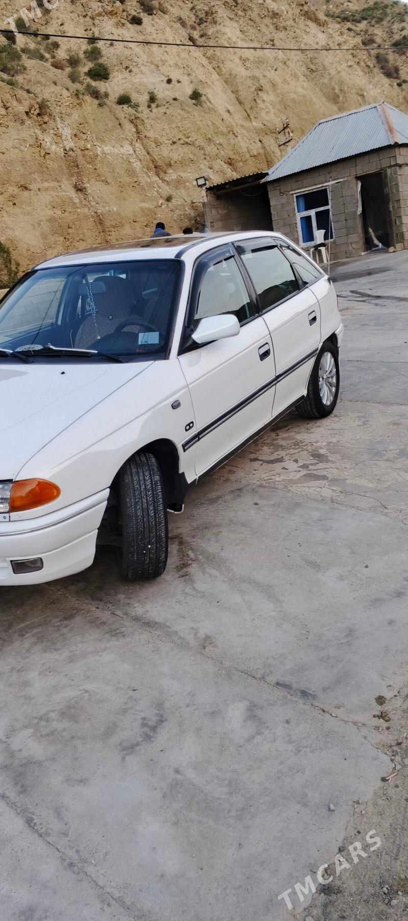 Opel Astra 1992 - 53 000 TMT - Бахарден - img 1