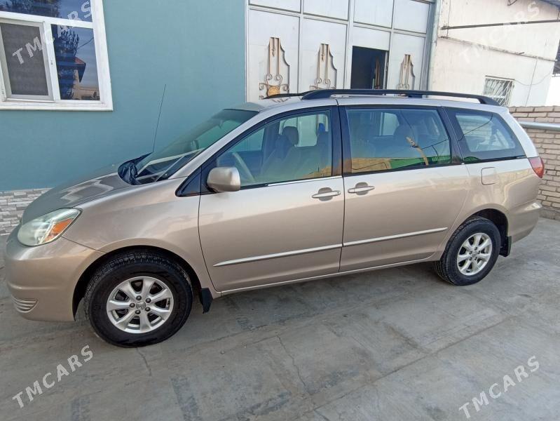 Toyota Sienna 2004 - 240 000 TMT - Сакар - img 1
