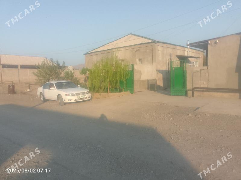 Nissan Maxima 1998 - 60 000 TMT - Бахарден - img 1