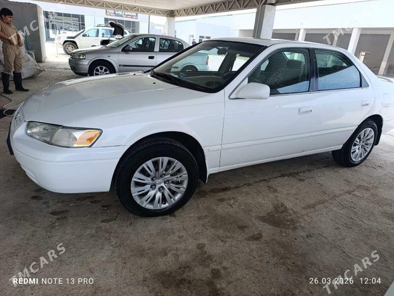 Toyota Camry 1997 - 135 000 TMT - Теджен - img 1