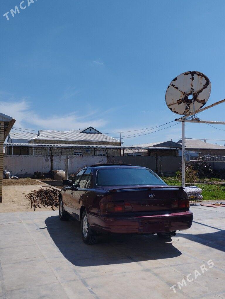 Toyota Camry 1996 - 120 000 TMT - Мары - img 1