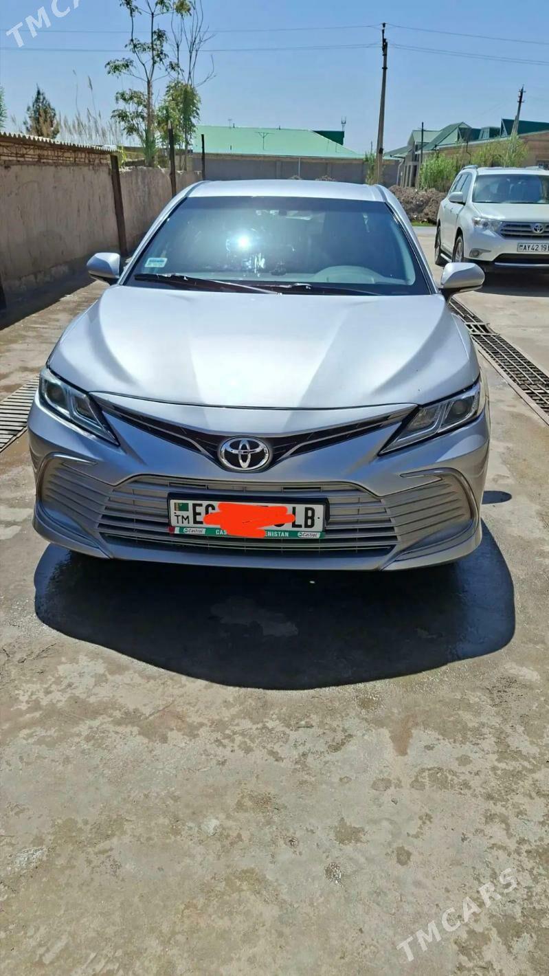 Toyota Camry 2023 - 340 000 TMT - Çärjew - img 1