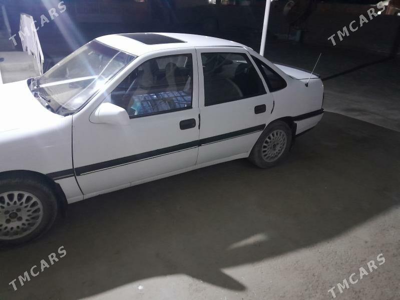 Opel Vectra 1992 - 35 000 TMT - Бахарден - img 1