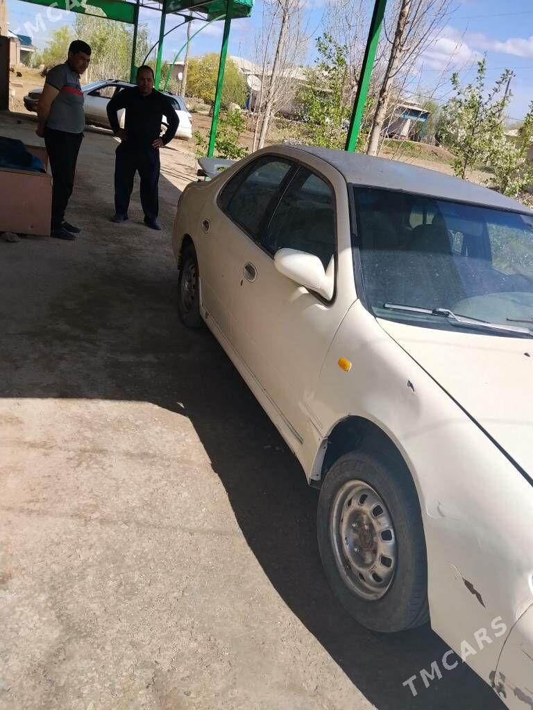 Nissan Bluebird 1993 - 40 000 TMT - Шабатский этрап - img 1