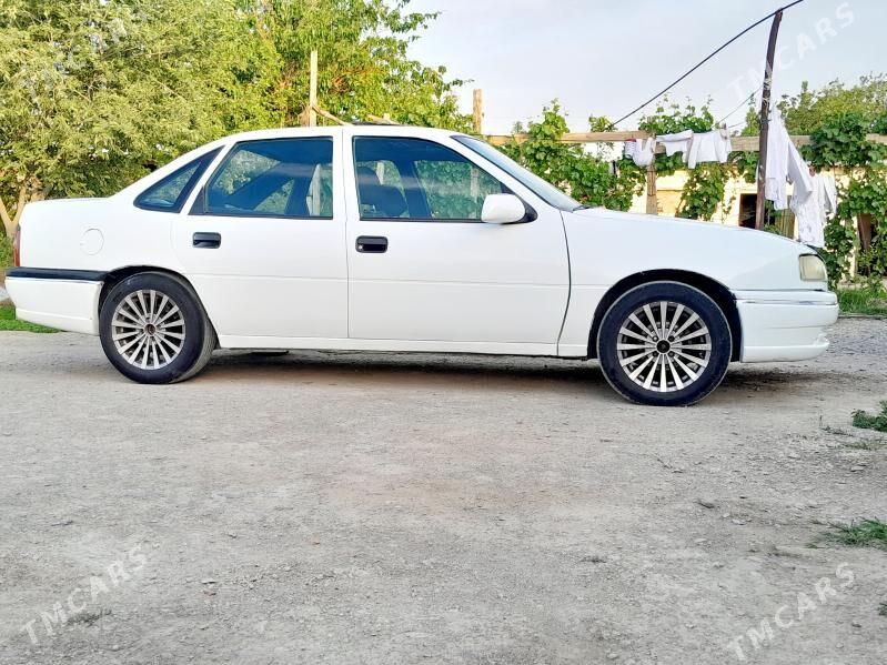 Opel Vectra 1994 - 40 000 TMT - Бахарден - img 1