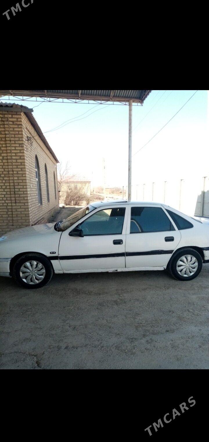 Opel Vectra 1990 - 30 000 TMT - Mary - img 1