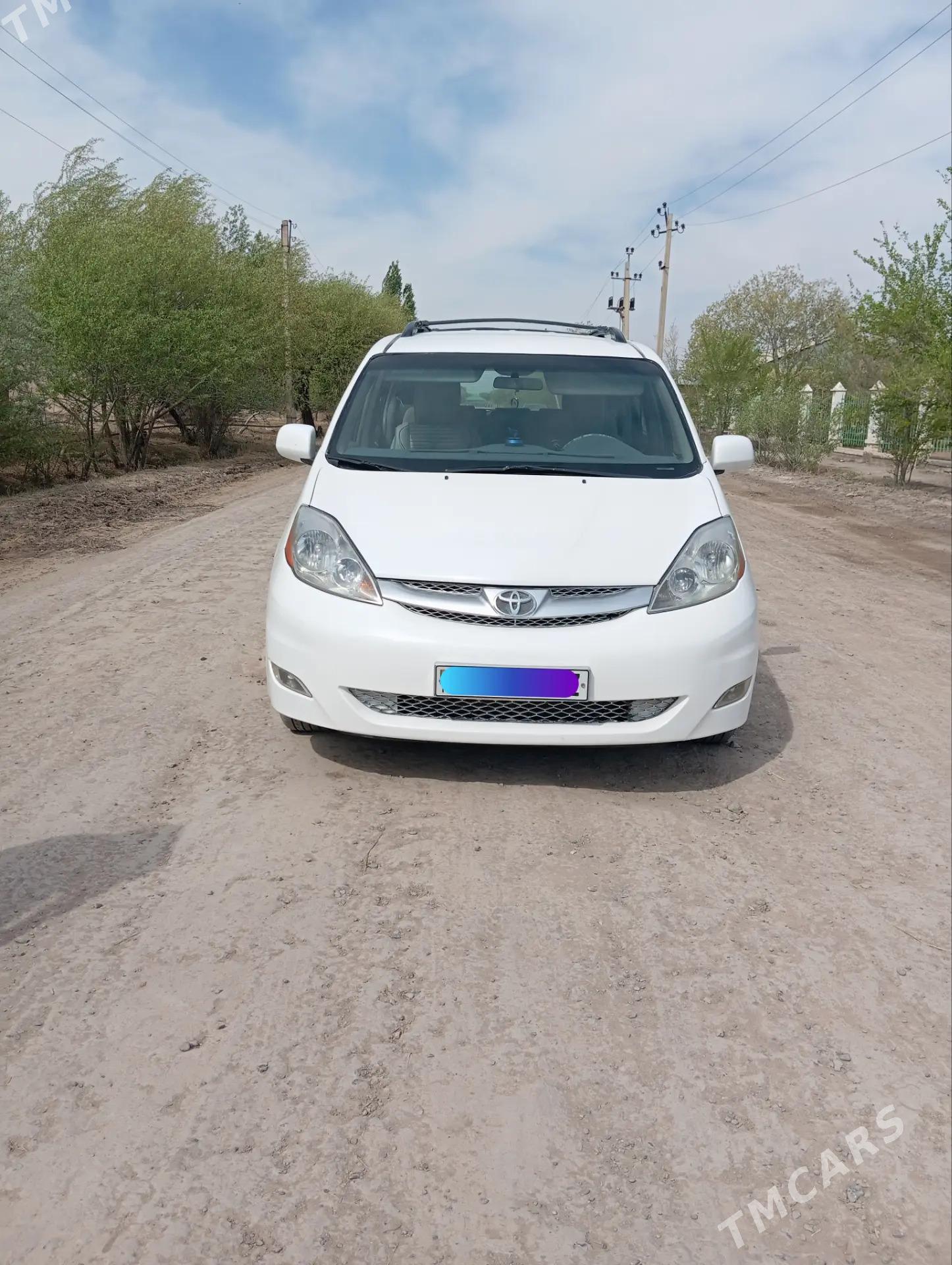 Toyota Sienna 2008 - 250 000 TMT - Кёнеургенч - img 1