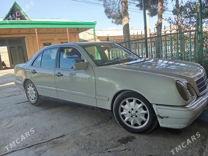 Mercedes-Benz E320 1997 - 50 000 TMT - Туркменабат - img 1