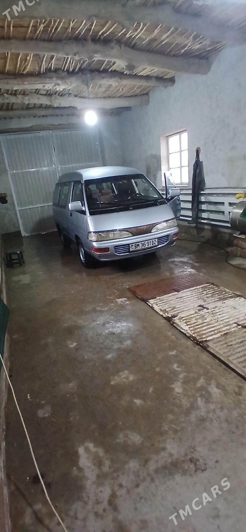 Toyota Town Ace 1995 - 52 000 TMT - етр. Туркменбаши - img 1