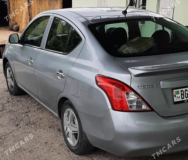 Nissan Versa 2011 - 135 000 TMT - Анев - img 1