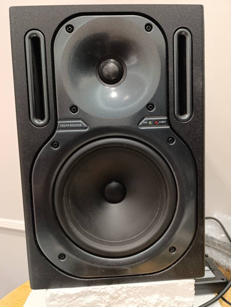 СТУДИЙНЫЙ МОНИТОР BEHRINGER - Мир 2 - img 1