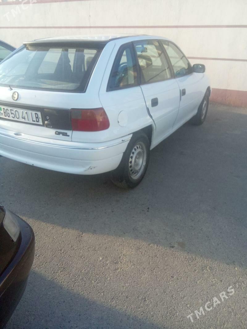 Opel Astra 1993 - 35 000 TMT - Дянев - img 1