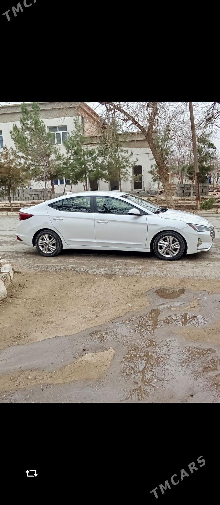 Hyundai Elantra 2020 - 215 000 TMT - Балканабат - img 1
