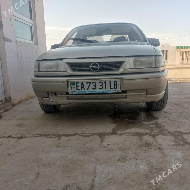 Opel Vectra 1992 - 50 000 TMT - Койтендаг - img 1