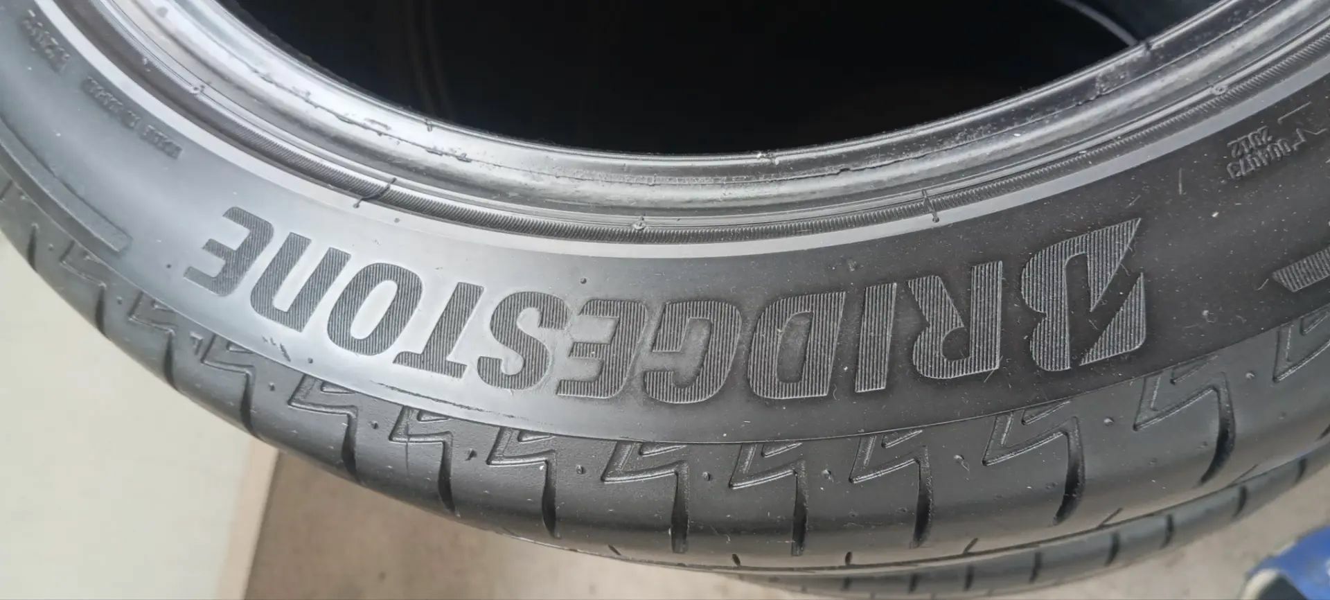 235/45/18/ BREDISTONE ÝYLY23 3 500 TMT - Garadamak - img 1