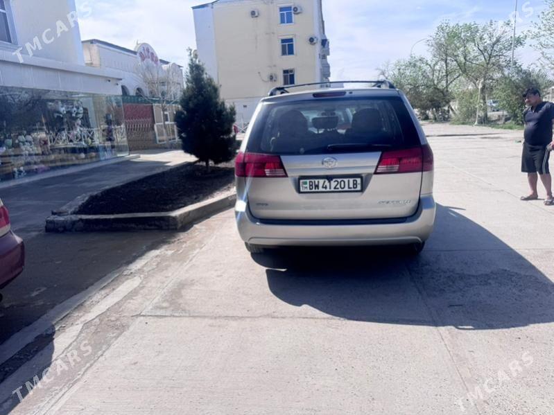 Toyota Sienna 2005 - 300 000 TMT - Чарджоу - img 1