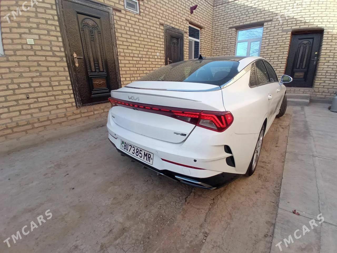 Kia K5 2022 - 275 000 TMT - Ёлётен - img 1