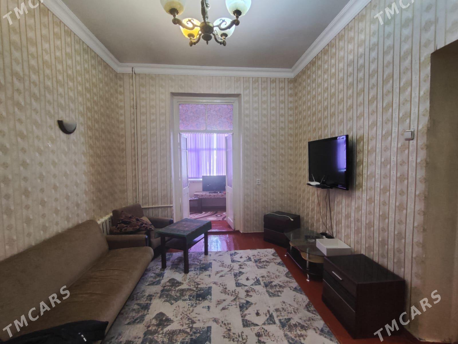 Ул. Первомайская 2 ком. 70м2 - Aşgabat - img 1