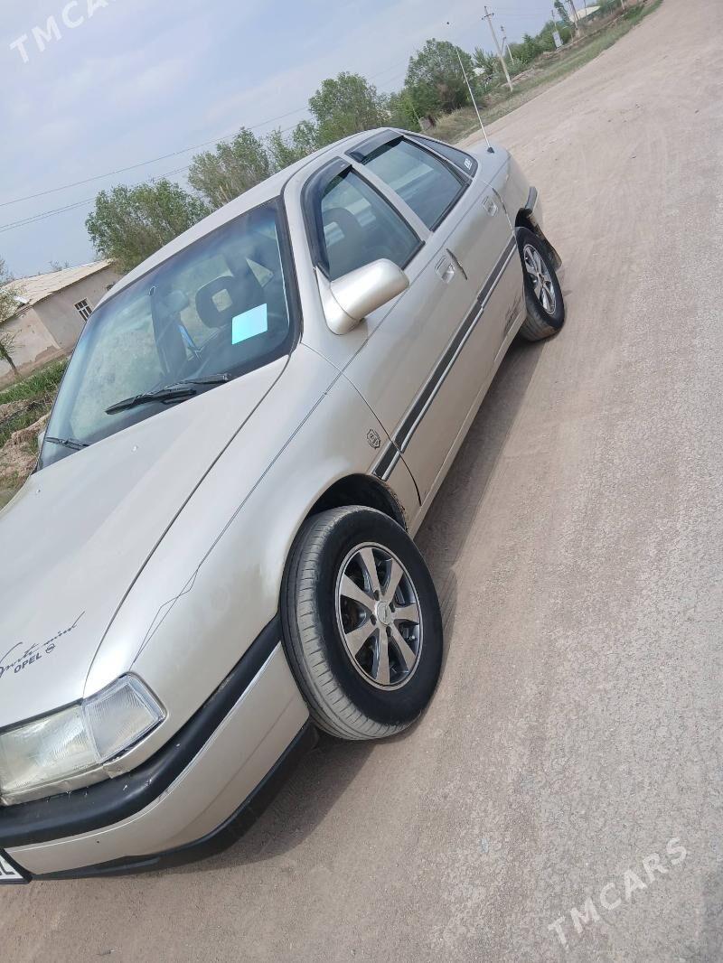 Opel Vectra 1992 - 32 000 TMT - Губадаг - img 1