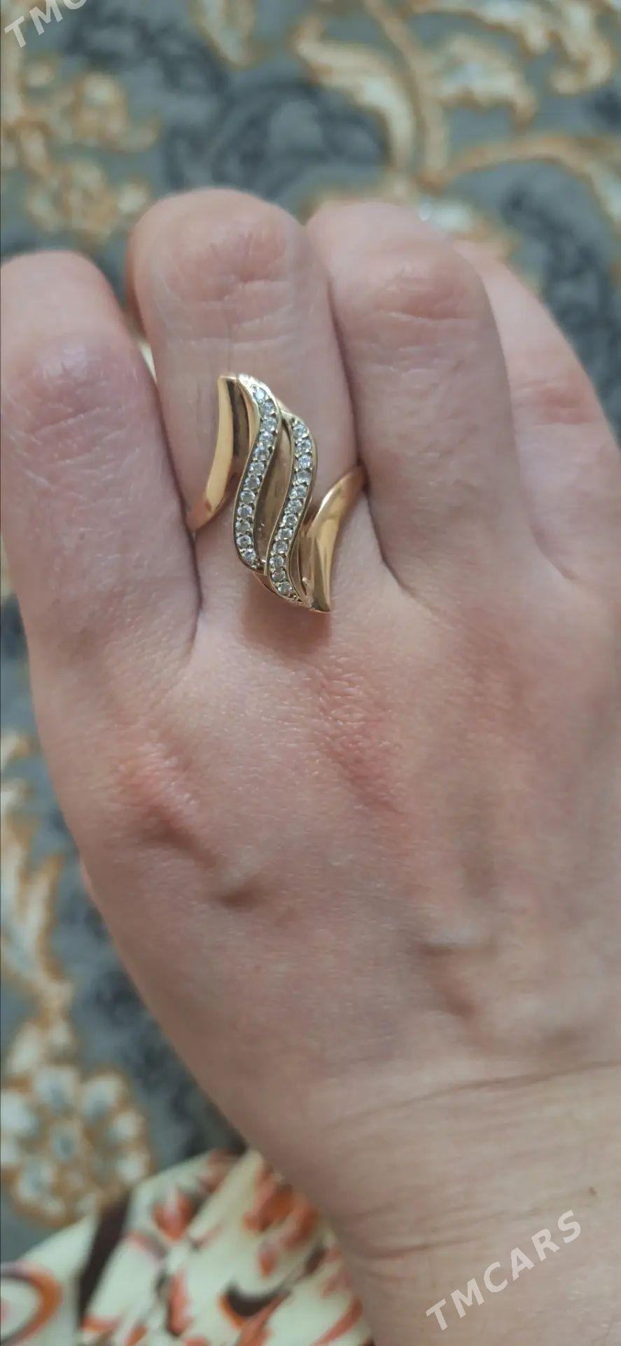 10karatgyzyl ýüzuk 10karat - Бекреве - img 1