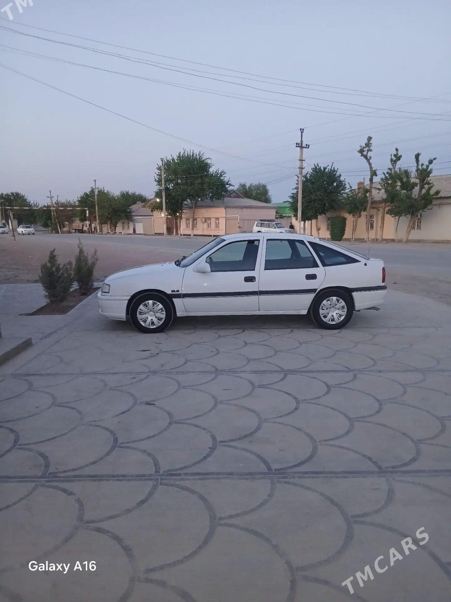 Opel Vectra 1993 - 45 000 TMT - Tejen - img 1