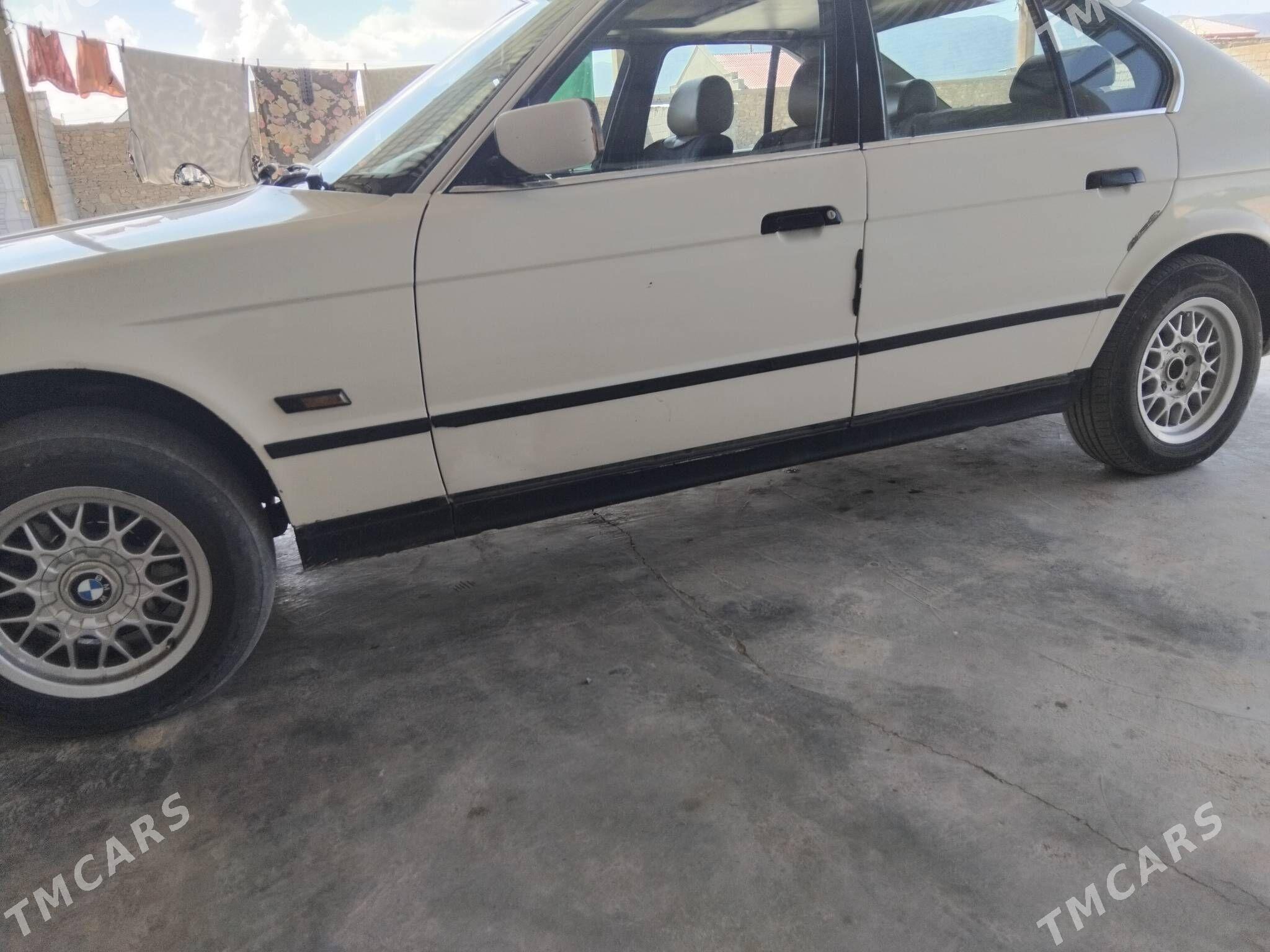BMW 525 1990 - 53 000 TMT - Gyzylarbat - img 1