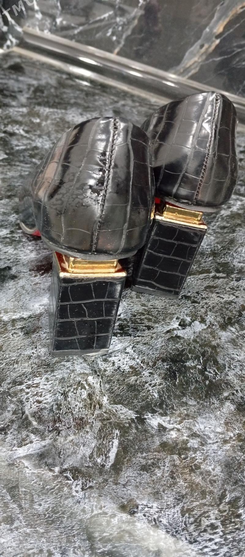 гара каблук - Mary - img 1