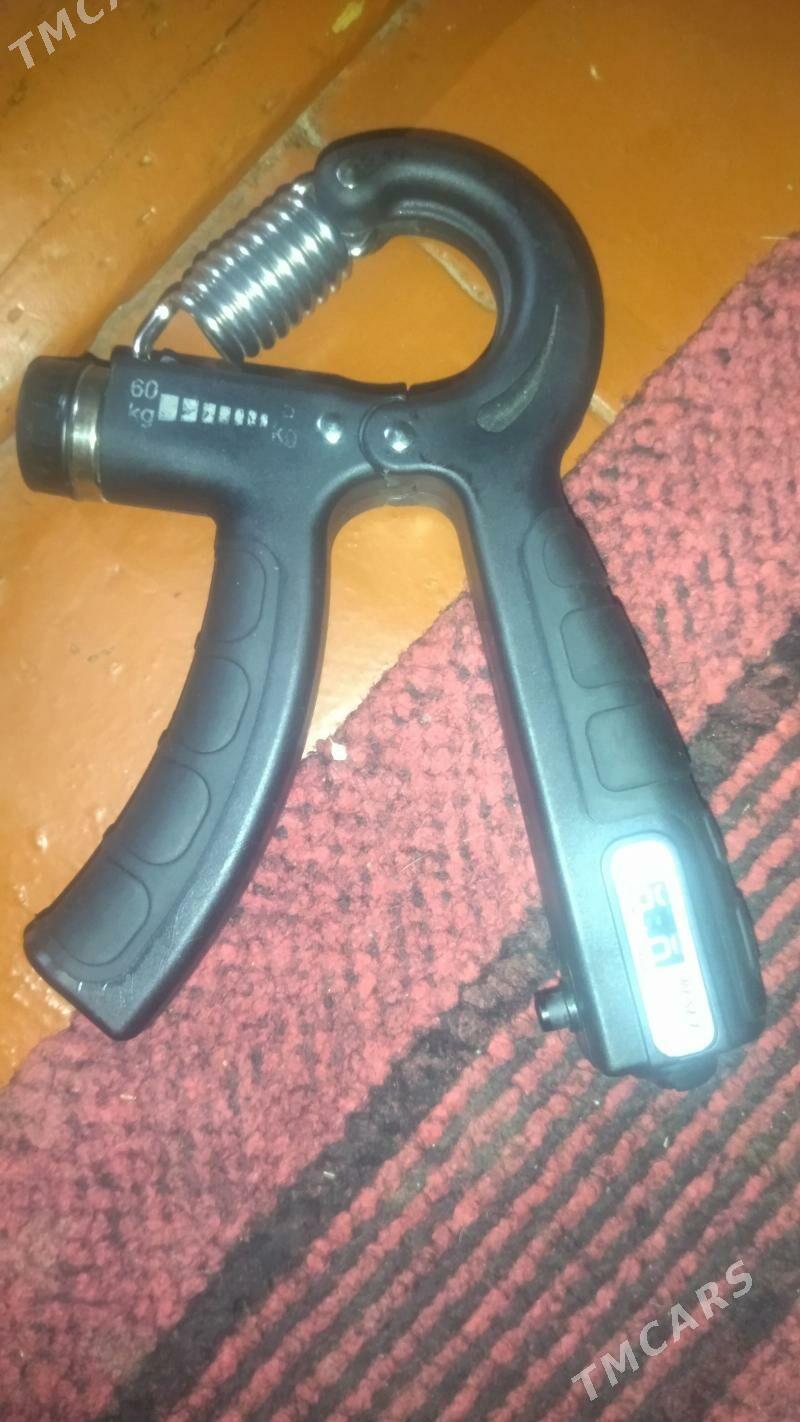 Esbander - Дянев - img 1