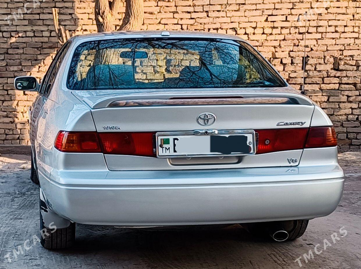Toyota Camry 2000 - 160 000 TMT - Дашогуз - img 1