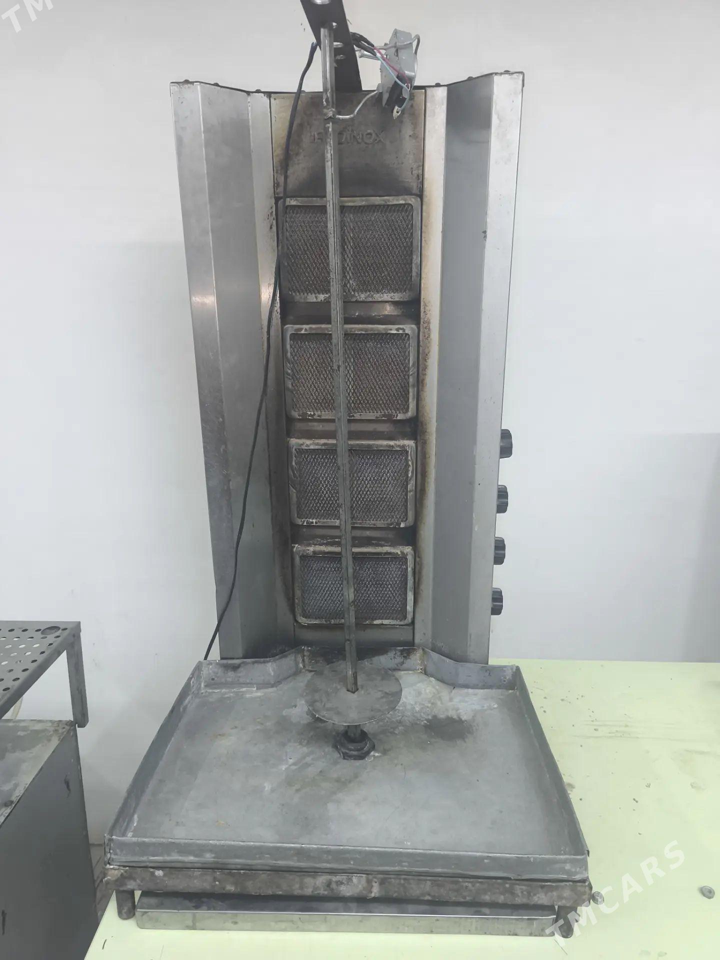 Gamburger aparat - Гурбансолтан Едже - img 1